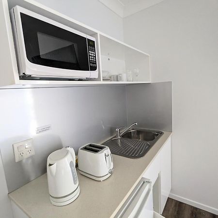 Escape On Lake Cairns Extérieur photo