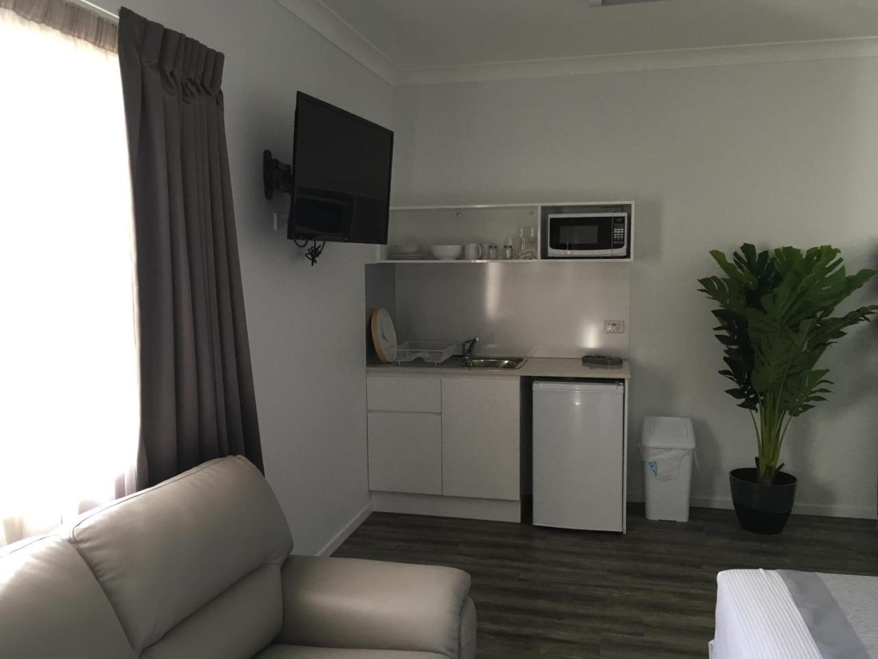 Escape On Lake Cairns Extérieur photo
